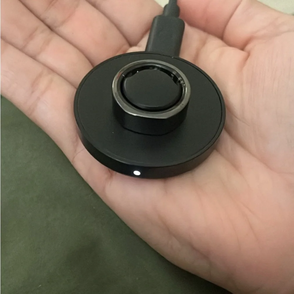 Oura Heritage Ring in Sleek Black